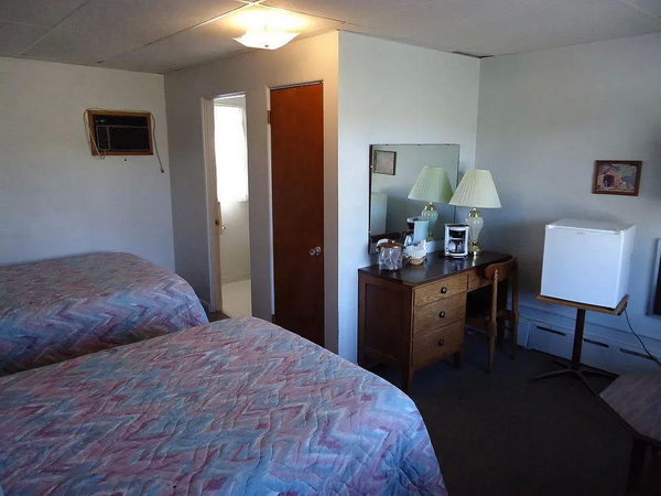 Sunset Motel - Real Estate Photo (newer photo)